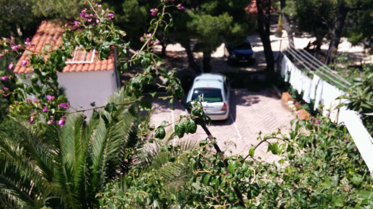 Apartments Bilo Near Primosten Exterior photo